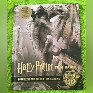 HARRY POTTER FILM VAULT #3:HORCRUXES AND THE DEATHLY HALLOWS.